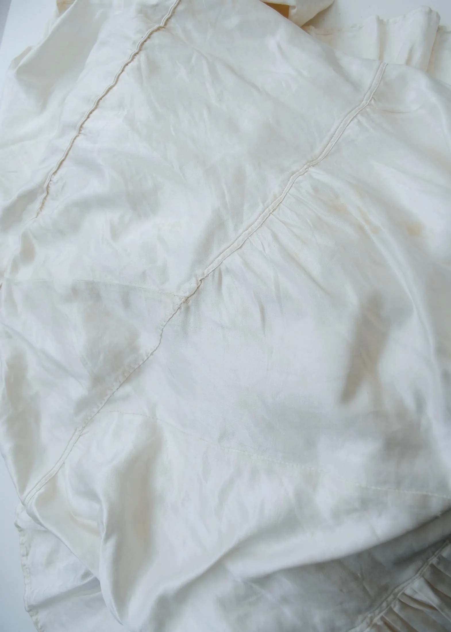 Stunning Vintage Pure White Feather-Weight Silk Peignoir Robe • Bridal Trousseau